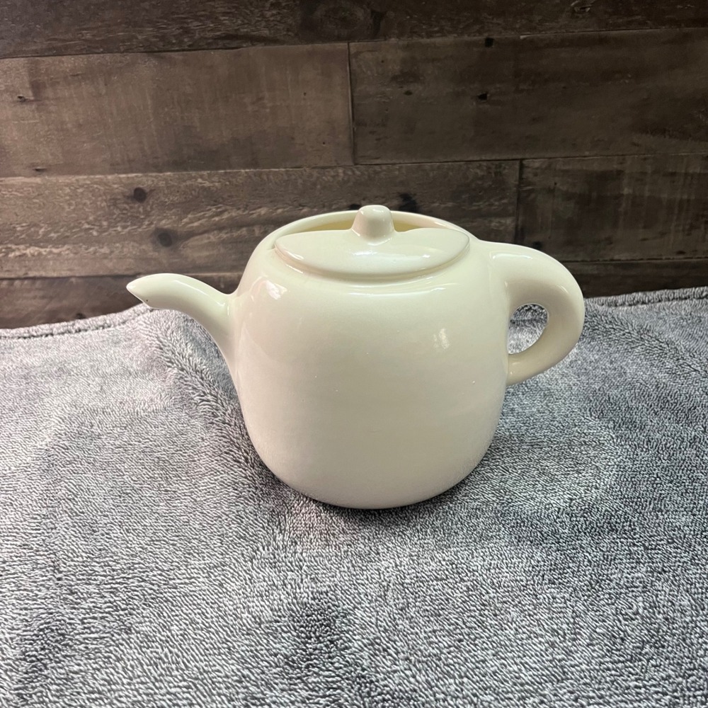 Vintage Haeger USA Ceramic Teapot Planter Off-White Cream Century Modern Cottage